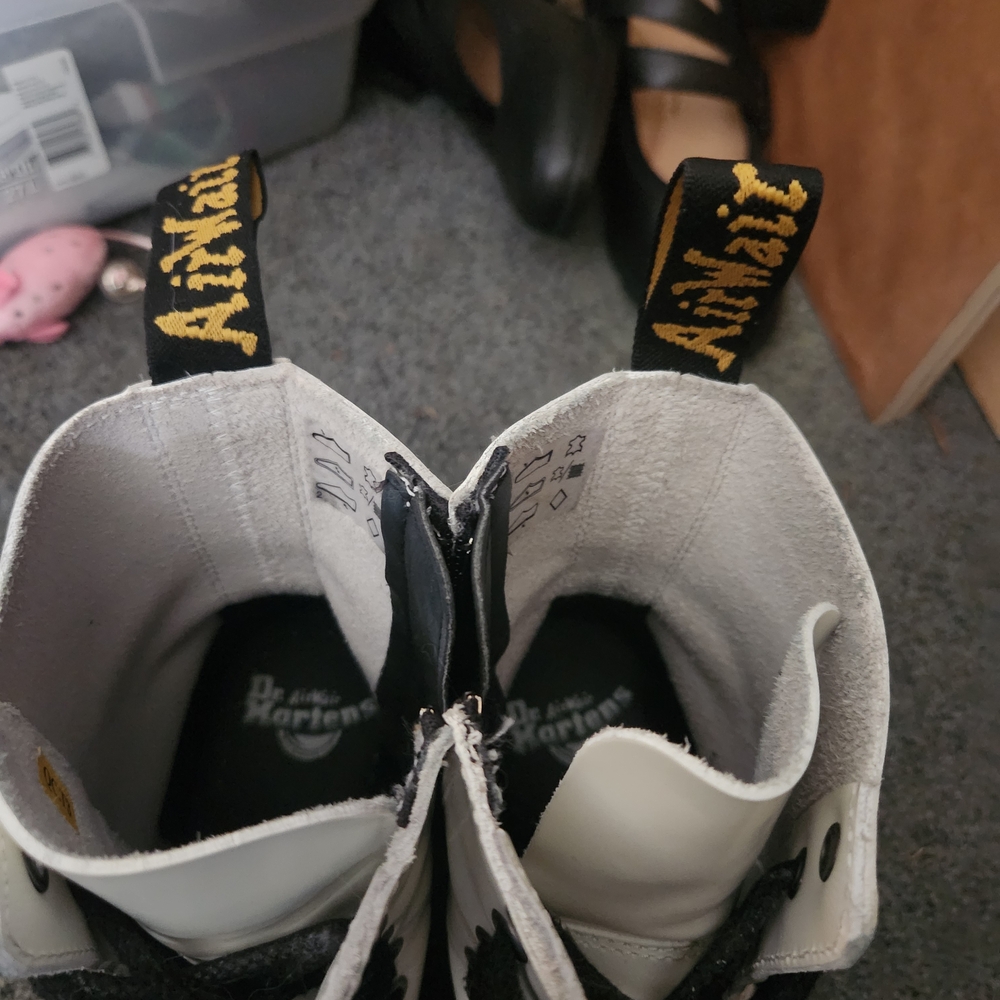 Dr. Martens White Leather Platform Lace-Up Boots with Black Laces - Picture 2 of 9